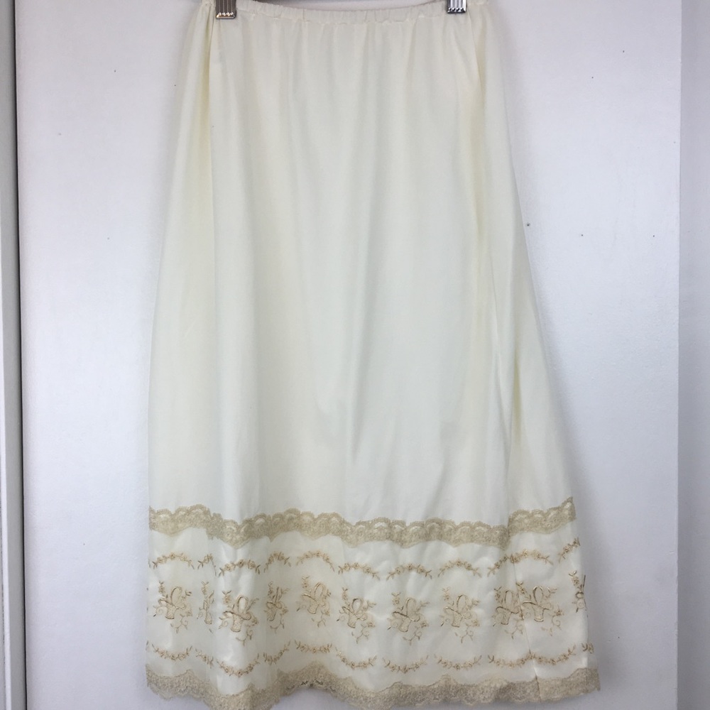 Vintage 60s Van Raalte Embroidered Half Slip Sz S